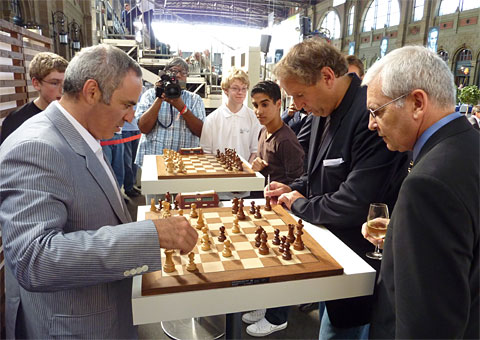 http://www.chessbase.com/news/2010/kasparov08.jpg