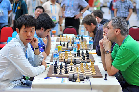 http://www.chessbase.com/news/2012/istanbul/r11-01.jpg