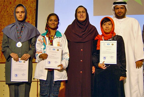 From left to right: Iranian Mitra Hejazipour, Vice-Champion, third place Kulkarni Bhakti from India and Vietnamese Hoang Thi Nhu Y, champion.