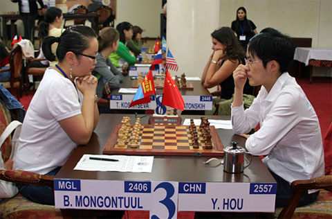 WGM Bathuyang Mongontuul (Mongolia) vs. WGM Hou Yifan (China)
