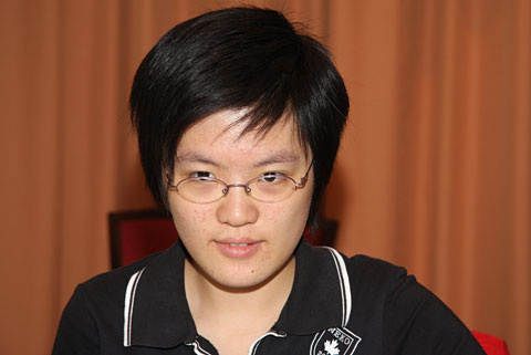 http://www.chessbase.com/news/2009/events/houyifan06.jpg